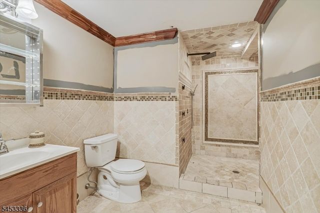 10 Skyler Ct, Jefferson Twp., NJ 07438