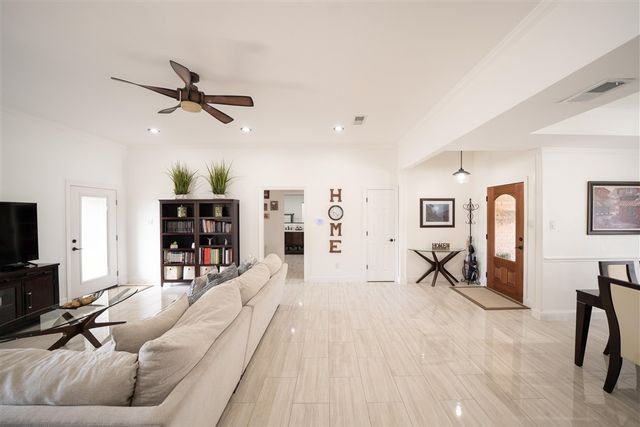 3612 Country Vista Drive, Burleson, TX 76028