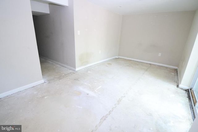 105 S HOLLAND ST, Lindenwold, NJ 08021