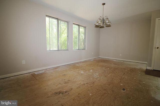 105 S HOLLAND ST, Lindenwold, NJ 08021