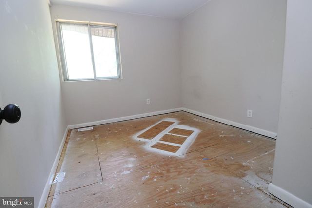 105 S HOLLAND ST, Lindenwold, NJ 08021