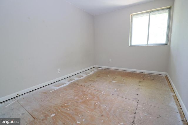 105 S HOLLAND ST, Lindenwold, NJ 08021