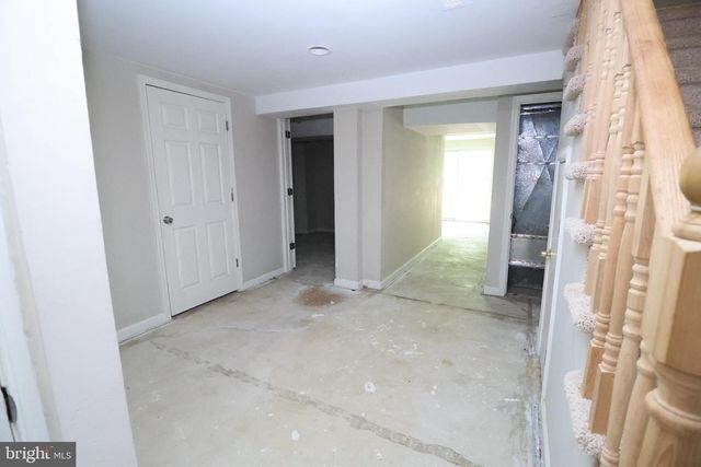 105 S HOLLAND ST, Lindenwold, NJ 08021