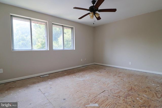 105 S HOLLAND ST, Lindenwold, NJ 08021