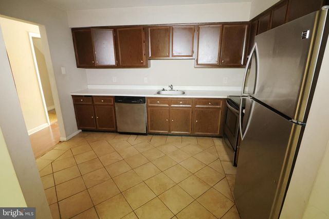 105 S HOLLAND ST, Lindenwold, NJ 08021
