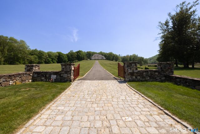 7 Equestrian Ridge Road, Newtown, CT 06470