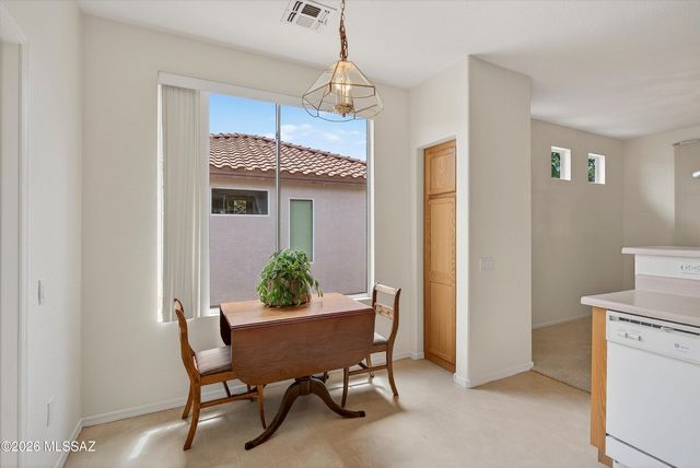 9405 N Sombrero Canyon Drive, Tucson, AZ 85743