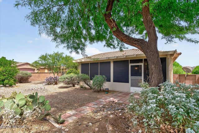 9405 N Sombrero Canyon Drive, Tucson, AZ 85743