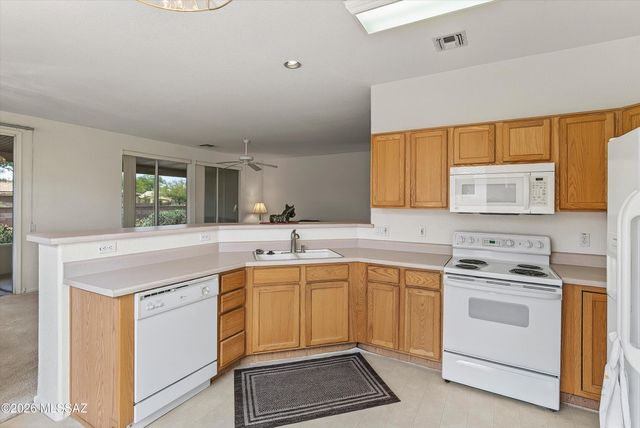 9405 N Sombrero Canyon Drive, Tucson, AZ 85743
