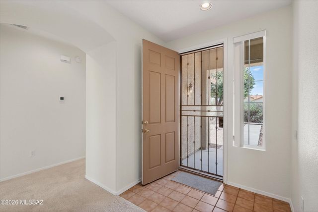 9405 N Sombrero Canyon Drive, Tucson, AZ 85743