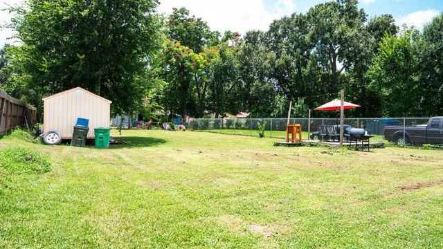 5242 Carmen Street, Houston, TX 77033