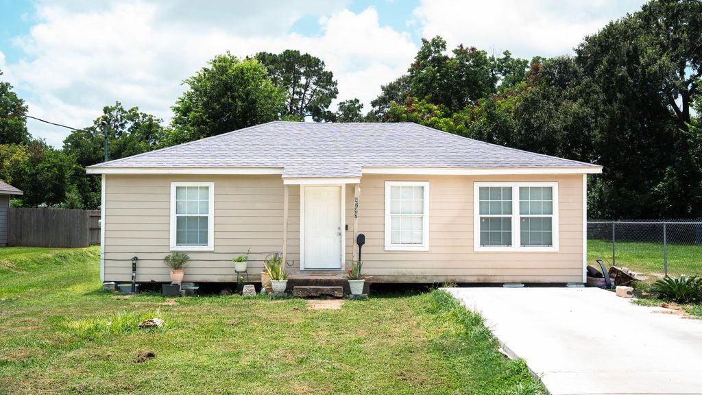 5242 Carmen Street, Houston, TX 77033