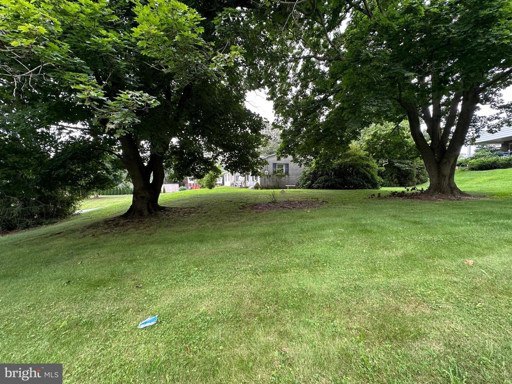 Image 16 of property listing at 11539 WESTMINSTER DRIVE, Waynesboro, PA 17268