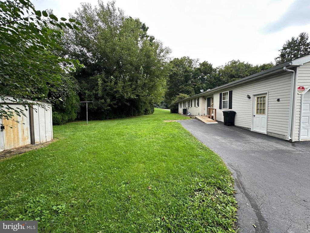 Image 20 of property listing at 11539 WESTMINSTER DRIVE, Waynesboro, PA 17268