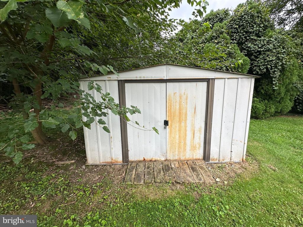 Image 21 of property listing at 11539 WESTMINSTER DRIVE, Waynesboro, PA 17268