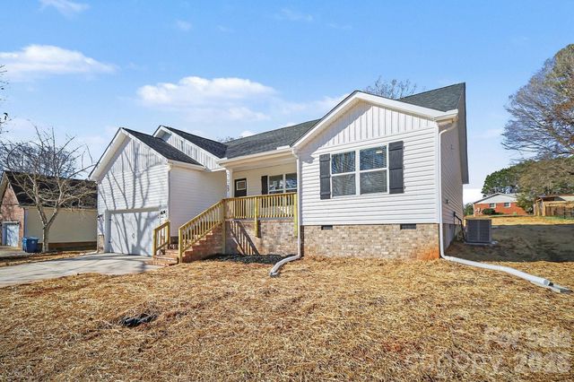 2025 Picnic Drive, Newton, NC 28658