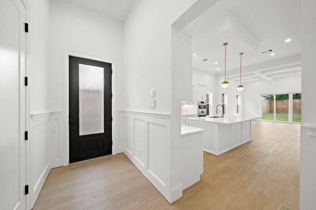 811 W 18th Street, Houston, TX 77008