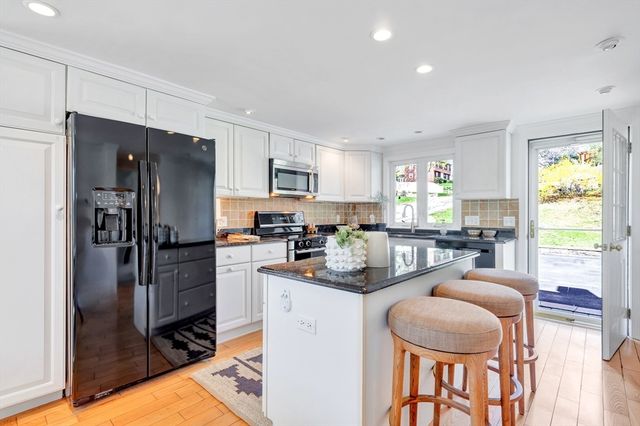 204 Low St, Newburyport, MA 01950