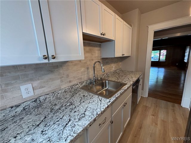 172 80th St, Niagara Falls, NY 14304