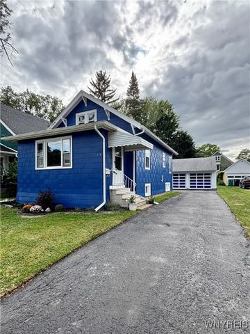 172 80th St, Niagara Falls, NY 14304