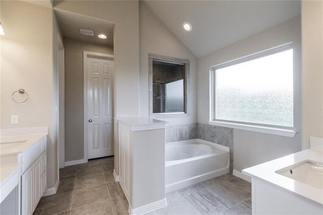 5117 Texas Bluebell DR, Spicewood, TX 78669