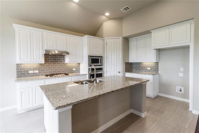 5117 Texas Bluebell DR, Spicewood, TX 78669