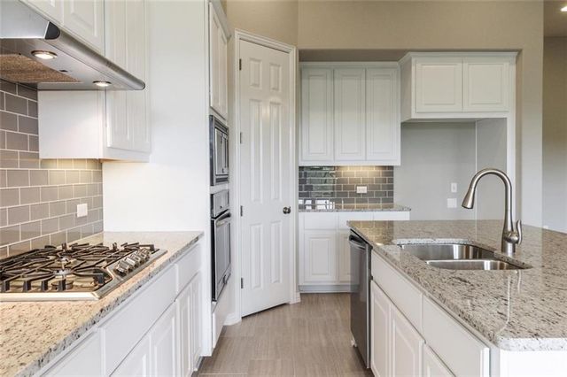 5117 Texas Bluebell DR, Spicewood, TX 78669