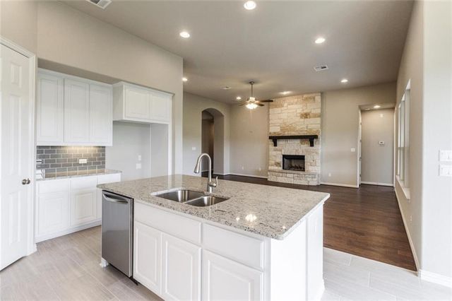 5117 Texas Bluebell DR, Spicewood, TX 78669