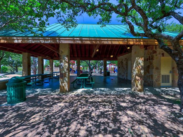 5117 Texas Bluebell DR, Spicewood, TX 78669