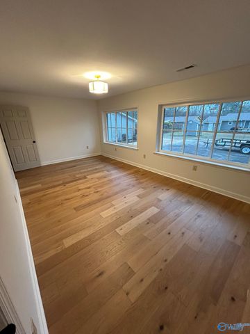 2305 Greenwood Drive SE, Decatur, AL 35601