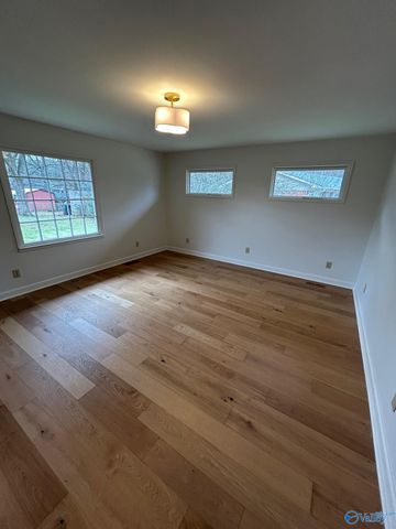 2305 Greenwood Drive SE, Decatur, AL 35601