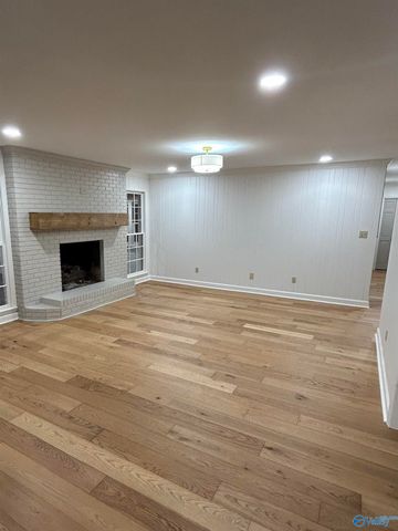 2305 Greenwood Drive SE, Decatur, AL 35601