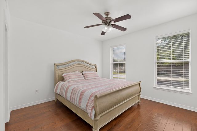 330 Las Colinas Boulevard E 220, Irving, TX 75039