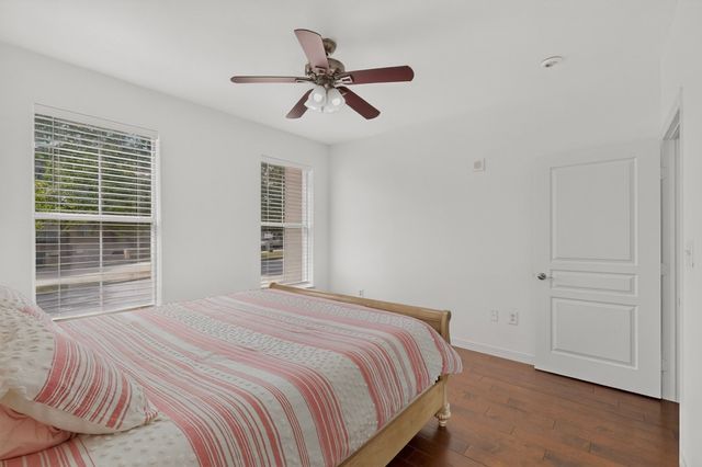 330 Las Colinas Boulevard E 220, Irving, TX 75039