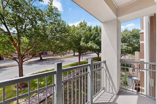 330 Las Colinas Boulevard E 220, Irving, TX 75039