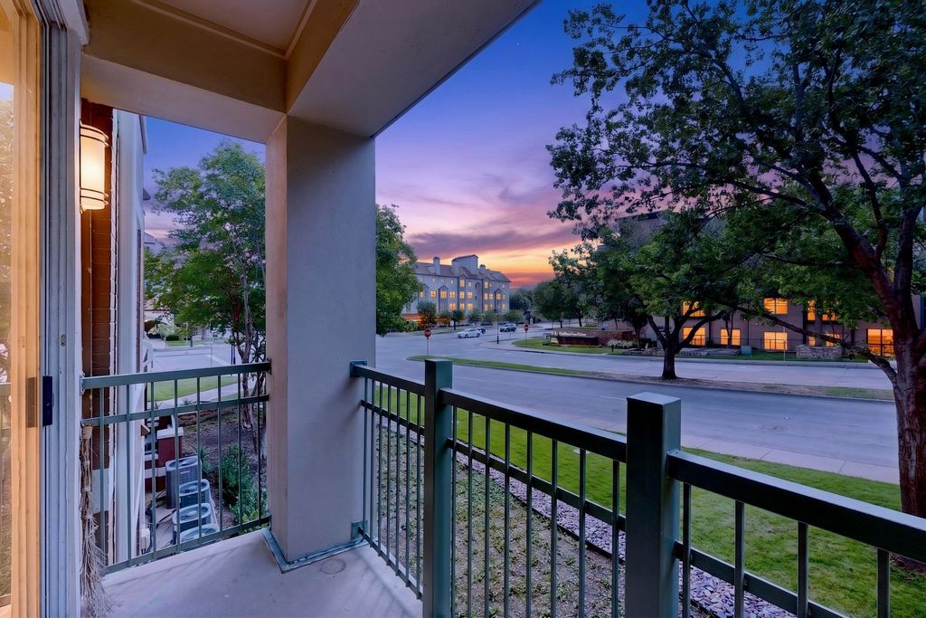 330 Las Colinas Boulevard E 220, Irving, TX 75039