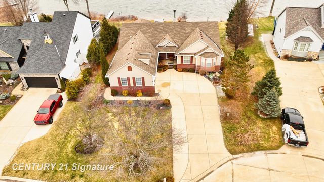 4190 Neal Court, Linden, MI 48451