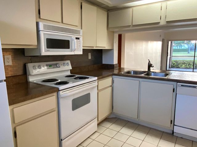 12962 Briarlake Drive 103, Palm Beach Gardens, FL 33418