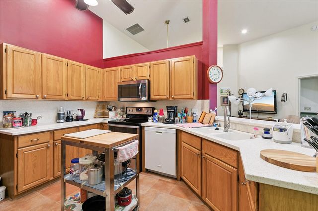 1674 CARILLON PARK DRIVE, Oviedo, FL 32765