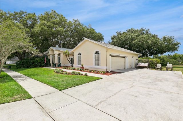 1674 CARILLON PARK DRIVE, Oviedo, FL 32765
