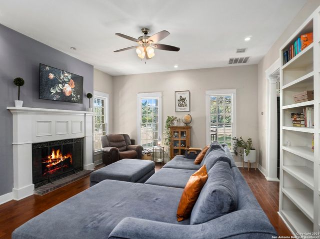 9833 Saxet, Boerne, TX 78006