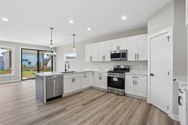 14604 Northpark Drive, Urbandale, IA 50323
