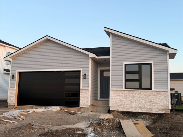 14604 Northpark Drive, Grimes, IA 50111