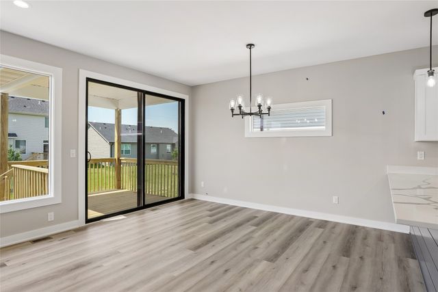 14604 Northpark Drive, Urbandale, IA 50323