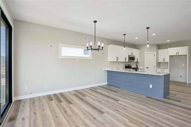 14604 Northpark Drive, Urbandale, IA 50323