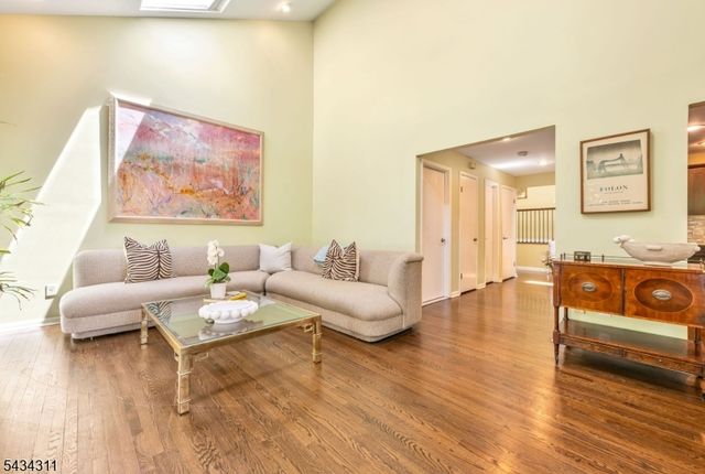 27 Moran Rd, West Orange Twp., NJ 07052