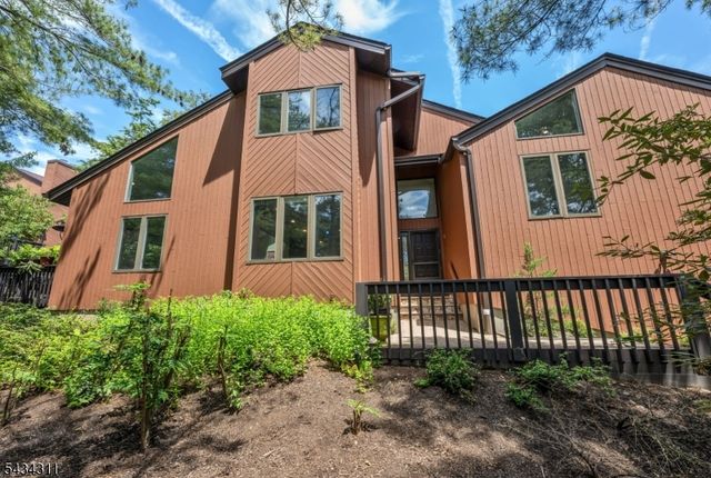 27 Moran Rd, West Orange Twp., NJ 07052