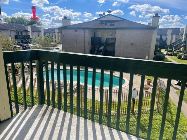 1516 Bay Area Boulevard F6, Houston, TX 77058