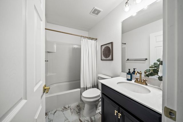 1424 Vernon Drive, Aubrey, TX 76227