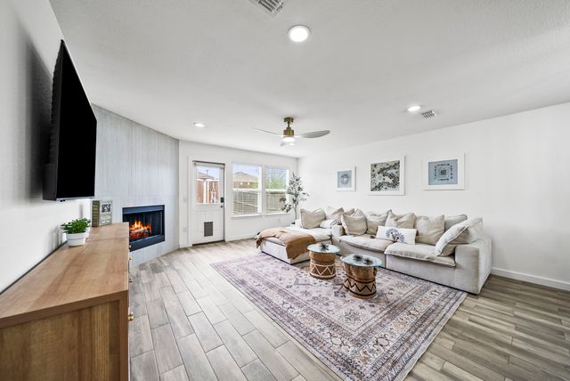 1424 Vernon Drive, Aubrey, TX 76227